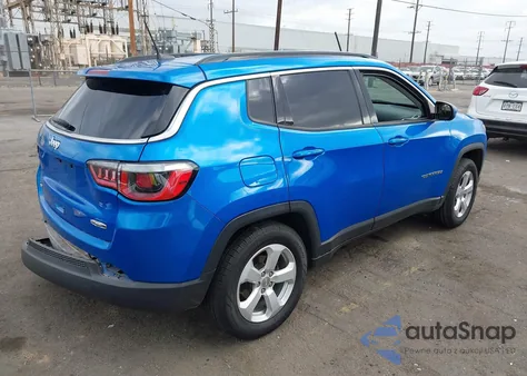 2019 Jeep Compass Latitude 4X4 z USA, uszkodzony, nr VIN 3C4NJDBB4KT713286